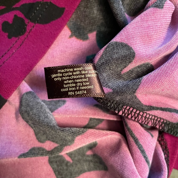 The LIMITED cowl neck floral sleeveless top - Size S - Picture 4 of 12